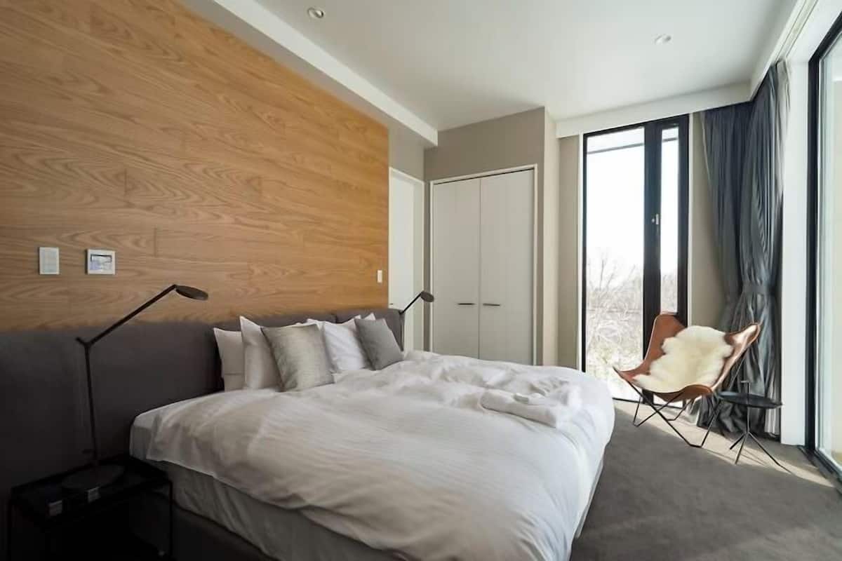4 quartos, cofres nos quartos, Wi-Fi de cortesia, roupa de cama