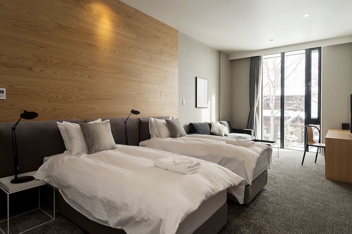 3 Bedrooms Deluxe (179 sqm), Non Smoking | In-room safe, WiFi (free), bed sheets