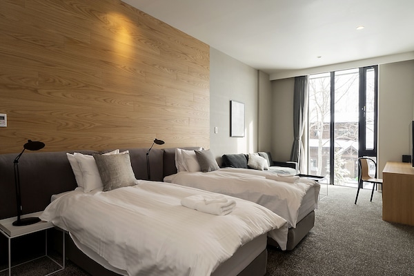 Caja de seguridad en la habitación, wifi gratis y ropa de cama