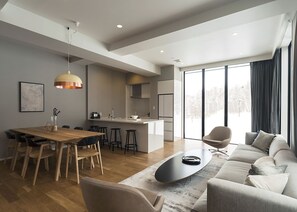 Zimmer, 3 Schlafzimmer, Nichtraucher (148 sqm) | Wohnbereich | Flachbildfernseher