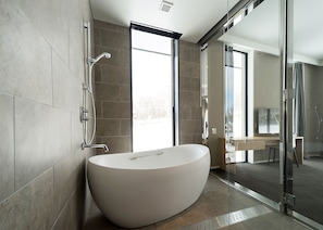Penthouse, para no fumadores (244 sqm) | Baño | Amenidades de baño gratuitas, secadora de cabello, pantuflas, toallas