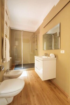 Suite (Conte) | Badezimmer