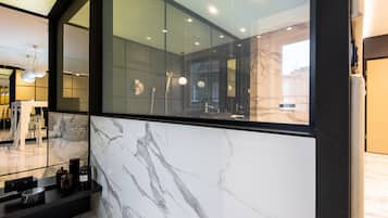 Superior Apartment | 1 bedroom, soundproofing, iron/ironing board, free WiFi