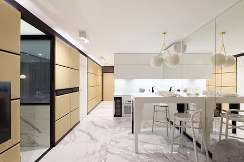 Apartament superior | Sala d'estar | Televisor de pantalla plana