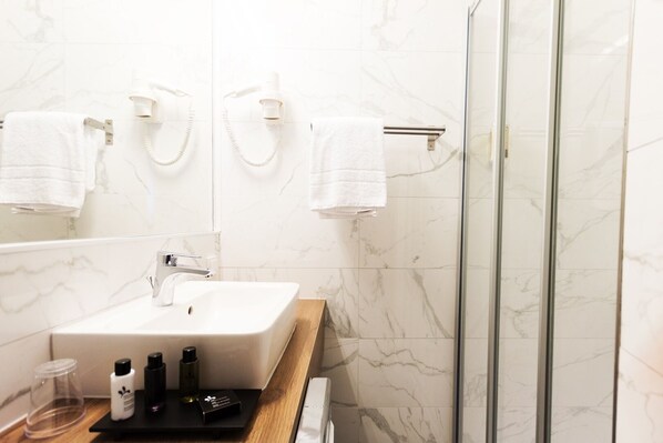 Bathroom - MountainLodge - Boutique Hotel (Kassel)