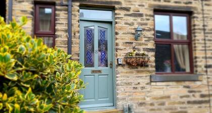 Bronte Railway Cottage at Haworth
