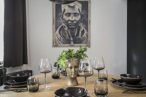 Dining - AVA Two Bedrooms - on the Rainbow street (Reykjavík)