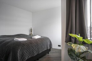 2 bedrooms, WiFi, bed sheets - AVA Two Bedrooms - on the Rainbow street (Reykjavík)