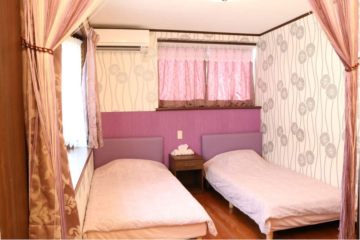 Business Room, Private Bathroom (1)