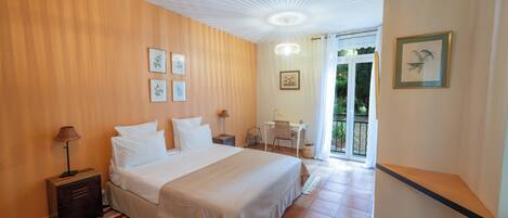 3 bedrooms, iron/ironing board, travel cot, free WiFi