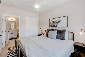 2 camere, biancheria da letto di alta qualità, ferro/asse da stiro