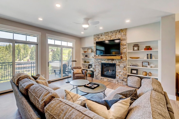 Beautiful Main Living Area with Fantastic Mountain Views in our Winter Park, Colorado Rental