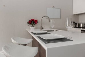 Apartment, 1 Bedroom | Private kitchen - Modern 1BR Period Property in Kensington (London)