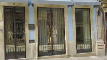 Fachada de la propiedad