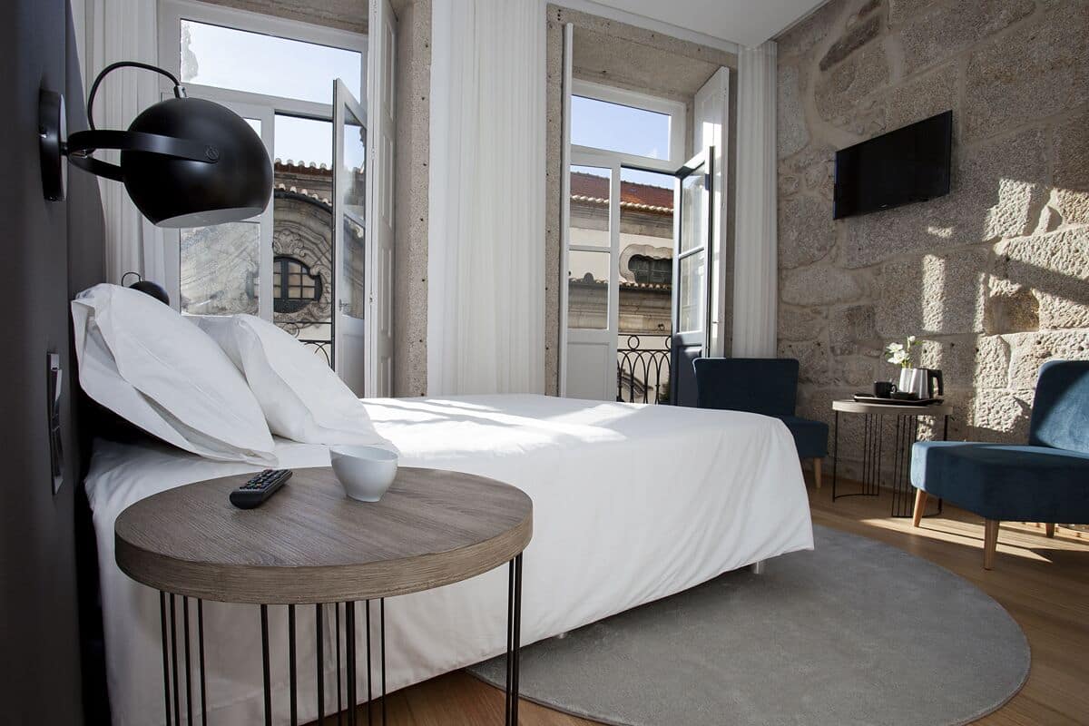 Habitación Deluxe doble | Ropa de cama hipoalergénica y edredones de plumas