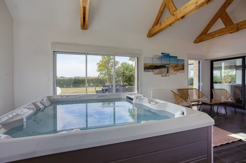 La Fauconnière - Three Bedroom House, Sleeps 6
