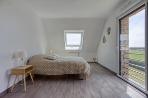 3 chambres, fer et planche à repasser, Wi-Fi gratuit, draps fournis