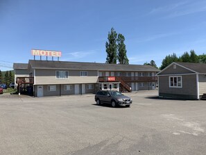 Front of property - Fort Road Motel (Perth-Andover)