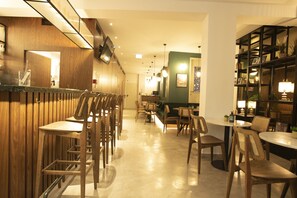 Reception - Metis Urbane Living Spaces (Athens)
