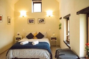 3 dormitoris, un bressol de viatge, wifi gratuïta i roba de llit