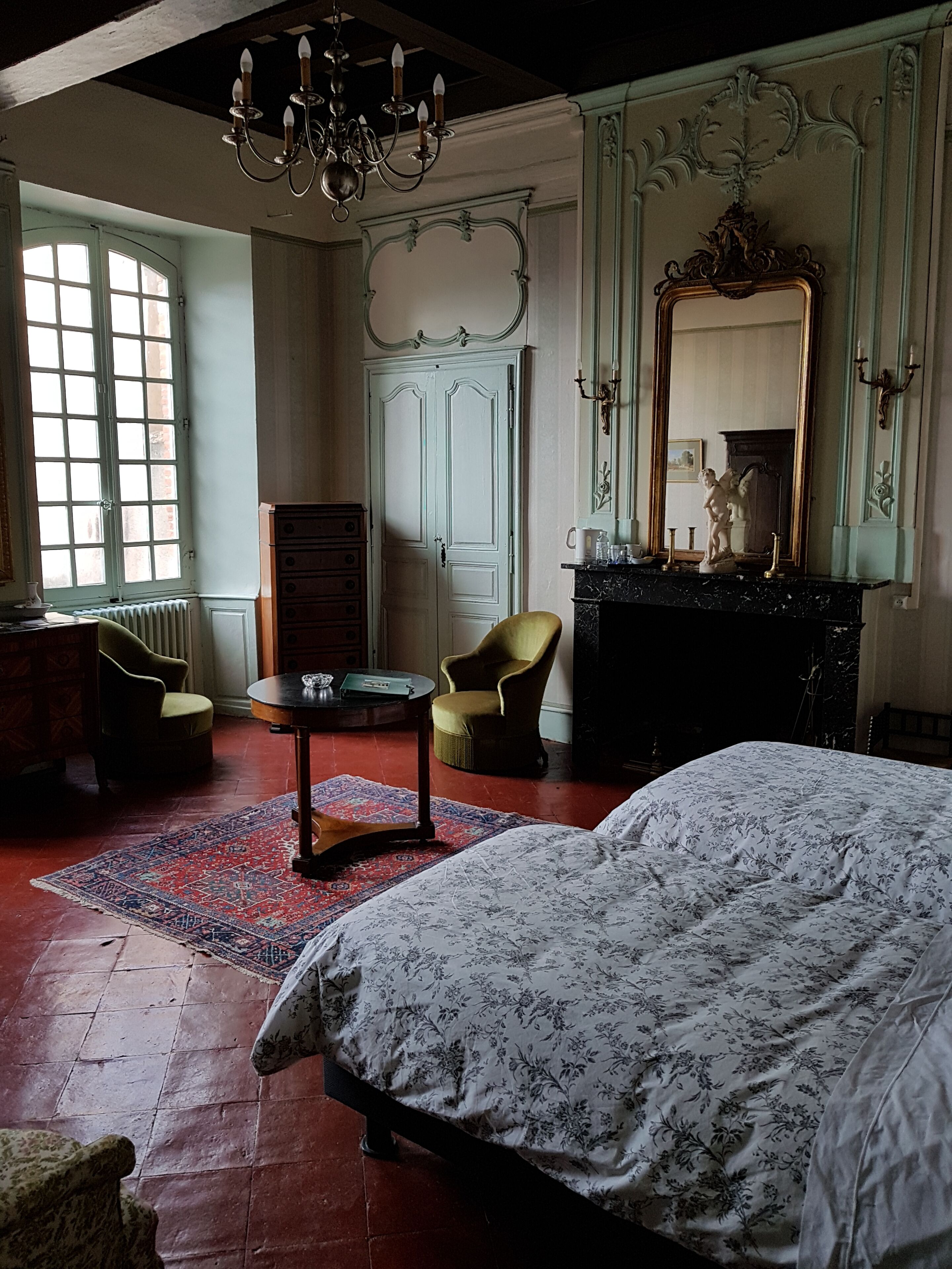 5 bedrooms, iron/ironing board, travel crib, free WiFi