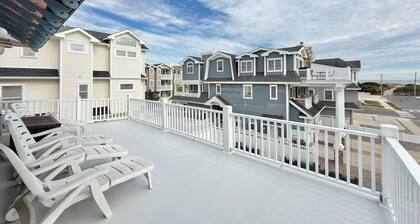 Steps to Sea Isle Beach • Family Home with Kids Dorm & Large Entertaining Spaces