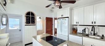 Classic LARGE Victorian shore home Sleeps 14 ONE BLOCK from beach