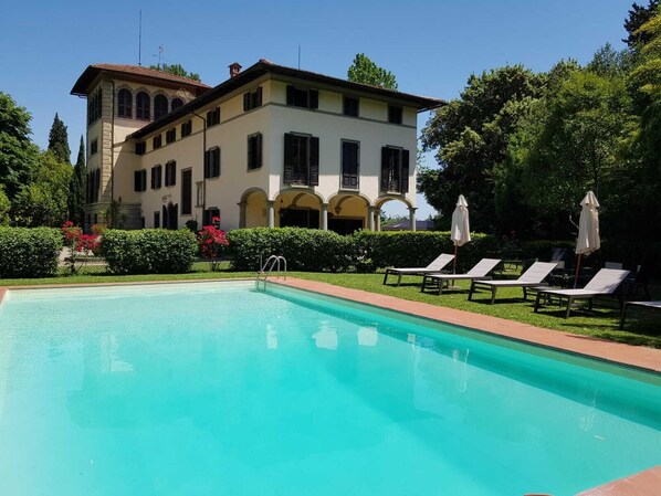 Outdoor pool - Villa di Lucciano - Authentic & Luxurious Estate (Lucciano)