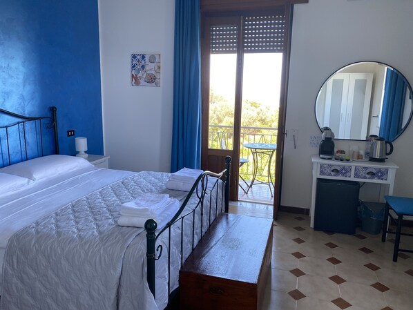 Deluxe Double Room, Balcony, Sea View | Desk, free WiFi - B&B Il Tramonto (Capo d'Orlando)