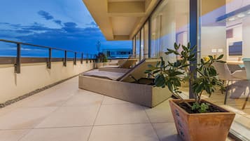 Panoramic-Penthouse, 3 Schlafzimmer, Terrasse, Bergblick | Terrasse/Patio