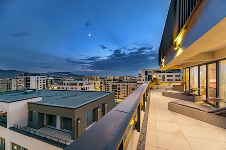 Panoramic Penthouse, 3 Bedrooms, Terrace, Mountain View. MK Apartments Brasov