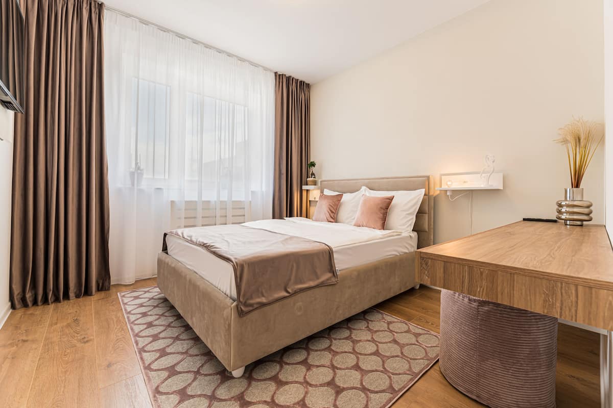 Wi-Fi de cortesia, roupa de cama
