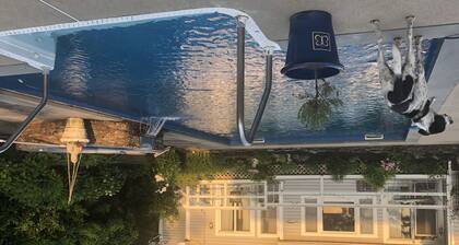 Idyllic Cottage by The Water