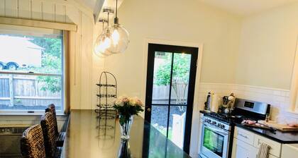 Idyllic Cottage by The Water