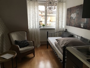 1 camera, Wi-Fi, lenzuola