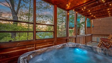 Tina de hidromasaje al aire libre