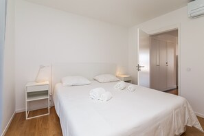 2 Schlafzimmer, Zimmersafe, Bügeleisen/Bügelbrett, kostenloses WLAN