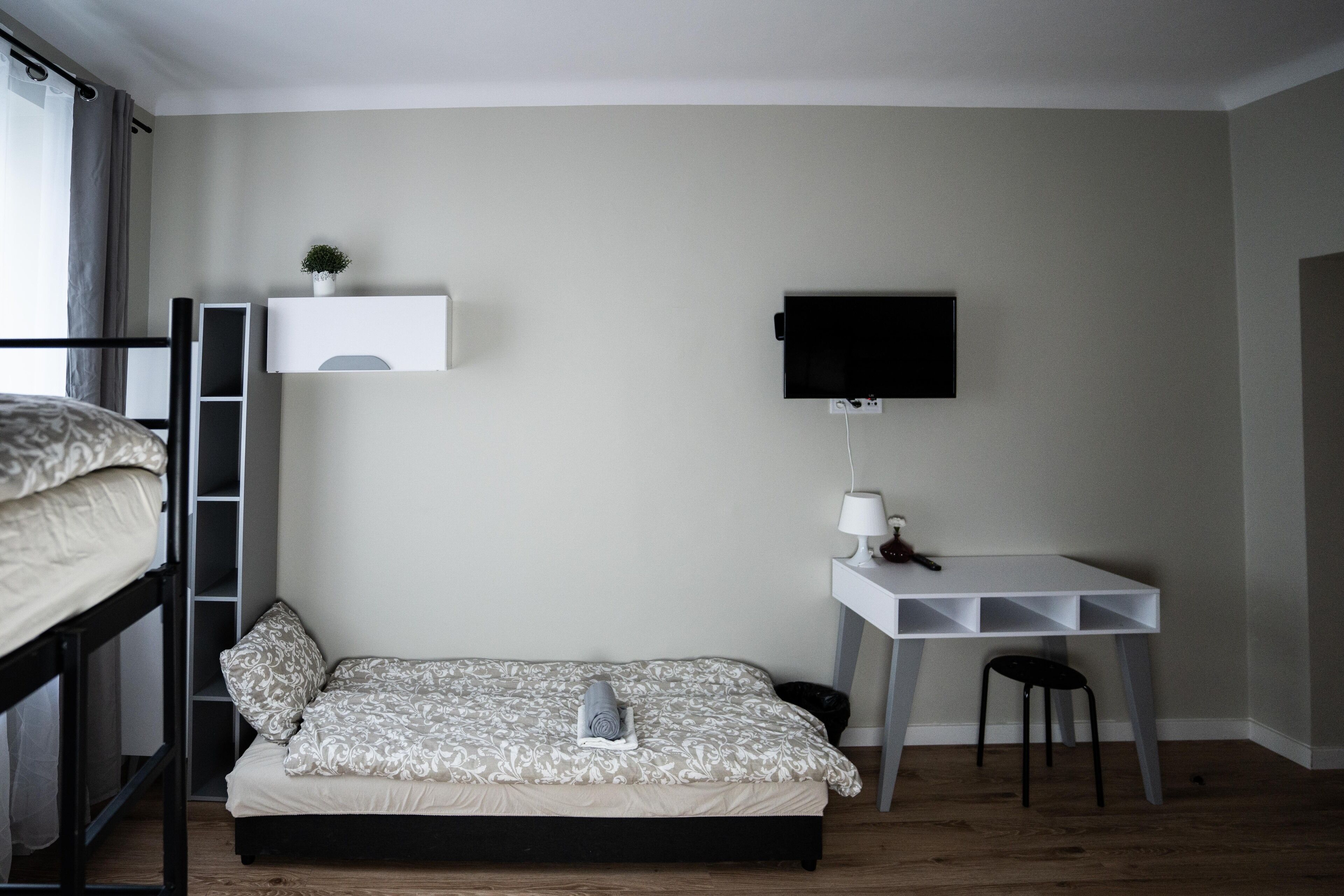 basic room | individually decorated, individually furnished, desk, laptop workspace