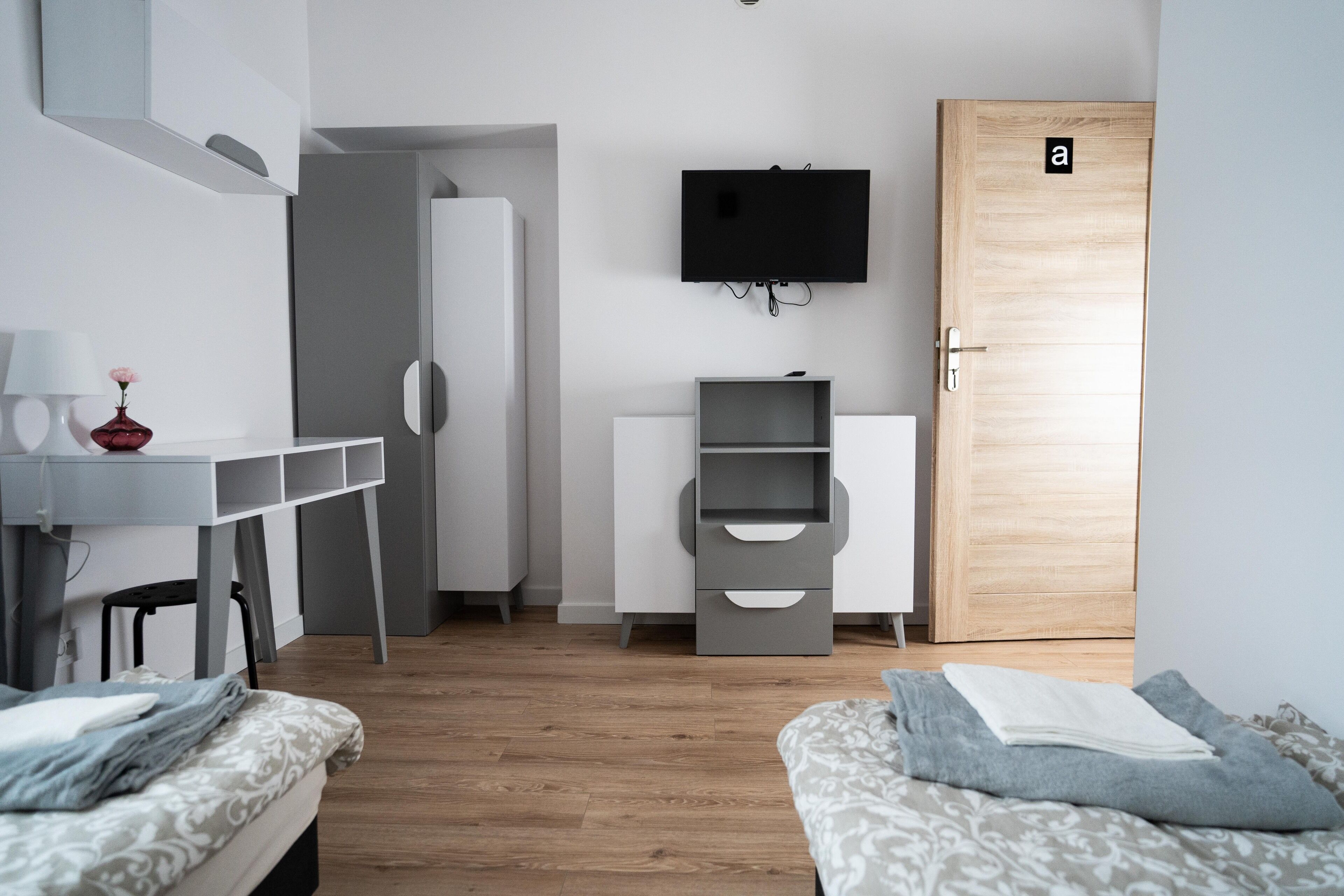 basic room | individually decorated, individually furnished, desk, laptop workspace