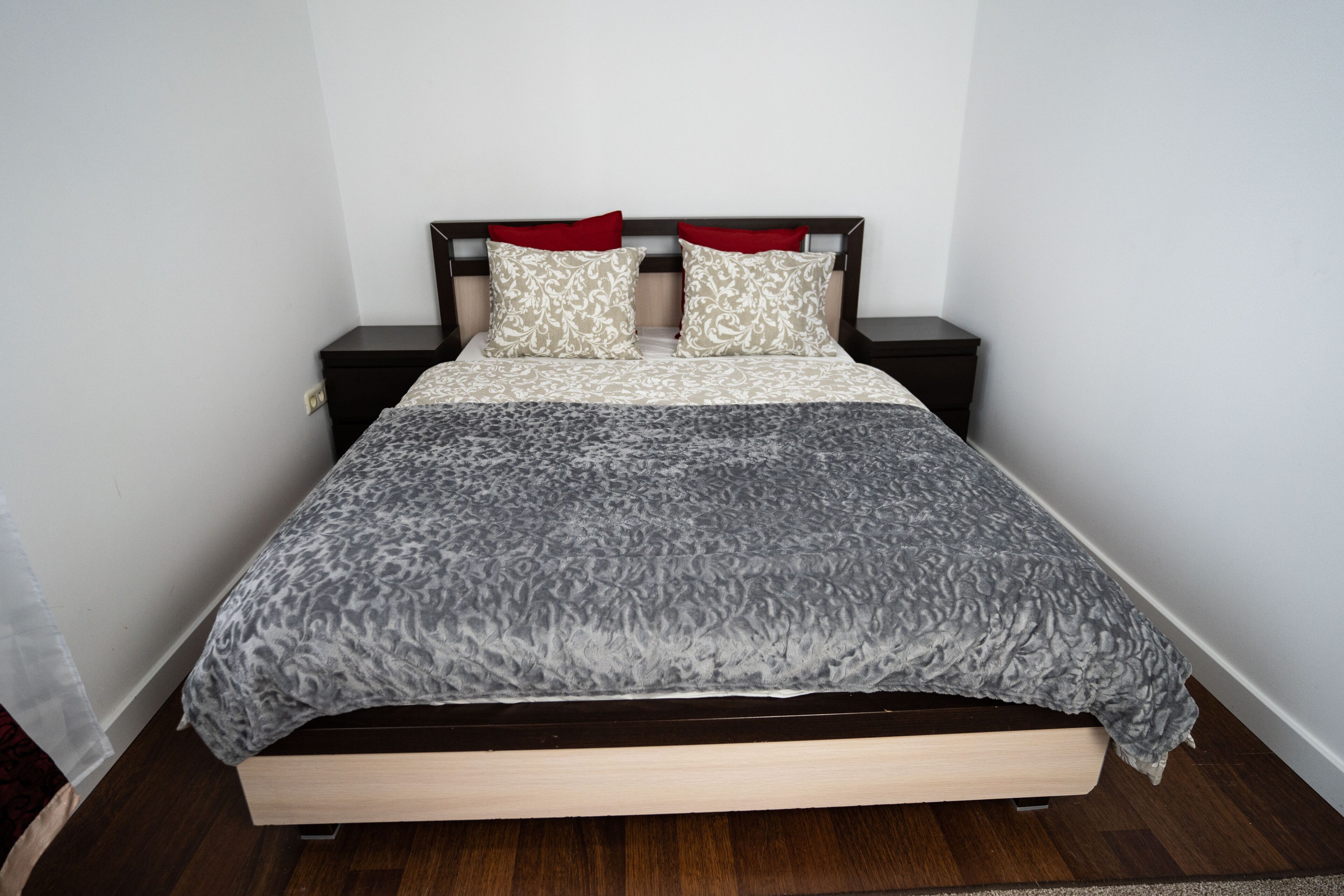 basic room | individually decorated, individually furnished, desk, laptop workspace