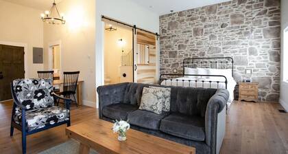 Unique Rustic Suite with Jacuzzi Tub, Kitchen, Fireplace, and Living Room