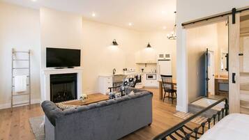 TV connectée, cheminée