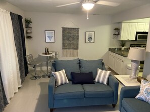 Smart TV - Shadowlawn Villas, Suite II (Virginia Beach)