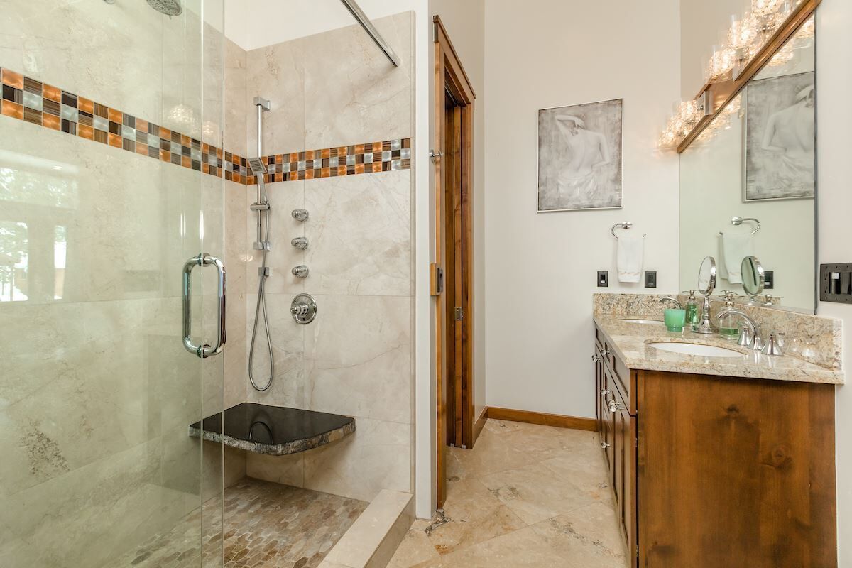 Master bathroom 