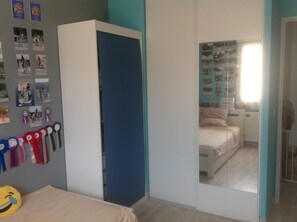 3 bedrooms, WiFi, bed sheets - Maison Avec Piscine, Idéale Famille Avec Enfants (Rousset)