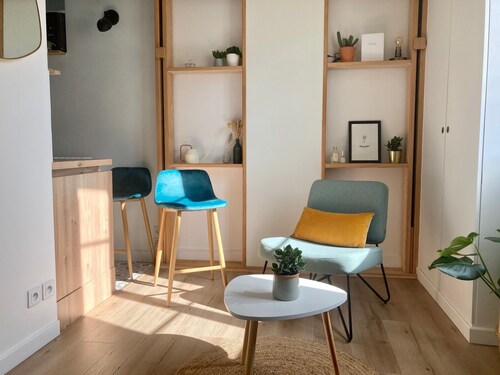 Bright cocoon a stone's throw from Gambetta