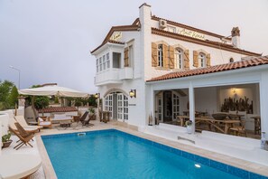 Exterior - Anıt Konak (Cesme)