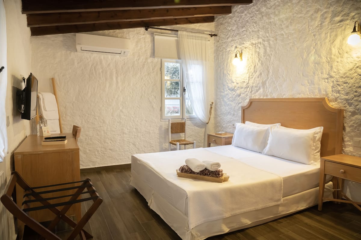 Deluxe-Doppelzimmer | 1 Schlafzimmer, Minibar, individuell dekoriert, individuell eingerichtet