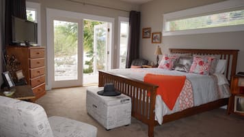 Executive Single Room, 1 Queen Bed, Non Smoking, Lake View | Egyptian cotton sheets, premium bedding, down duvets, memory-foam beds