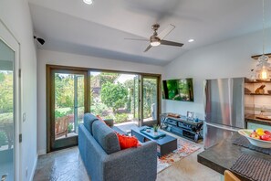 Smart TV, DVD player